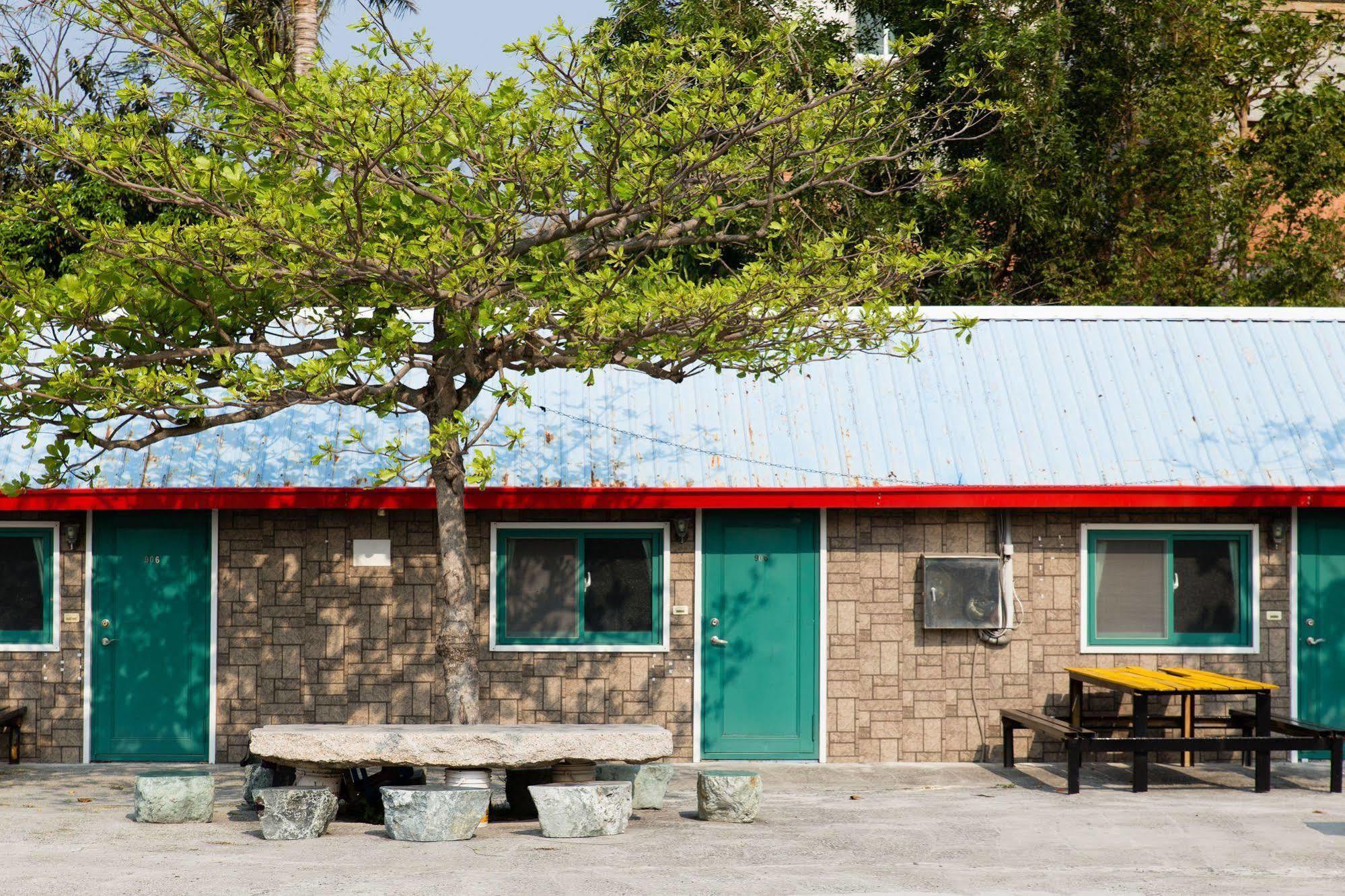 Kenting Dajianshan Cabin Hotel Exterior photo